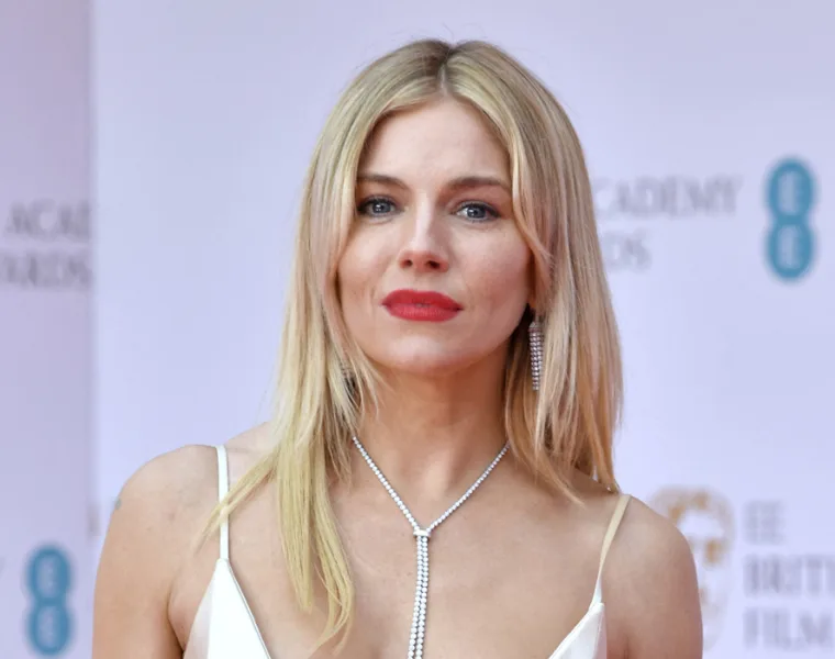 peinado sienna miller